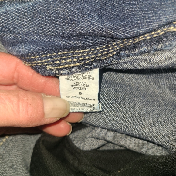 Womens shorts - Picture 4 of 4